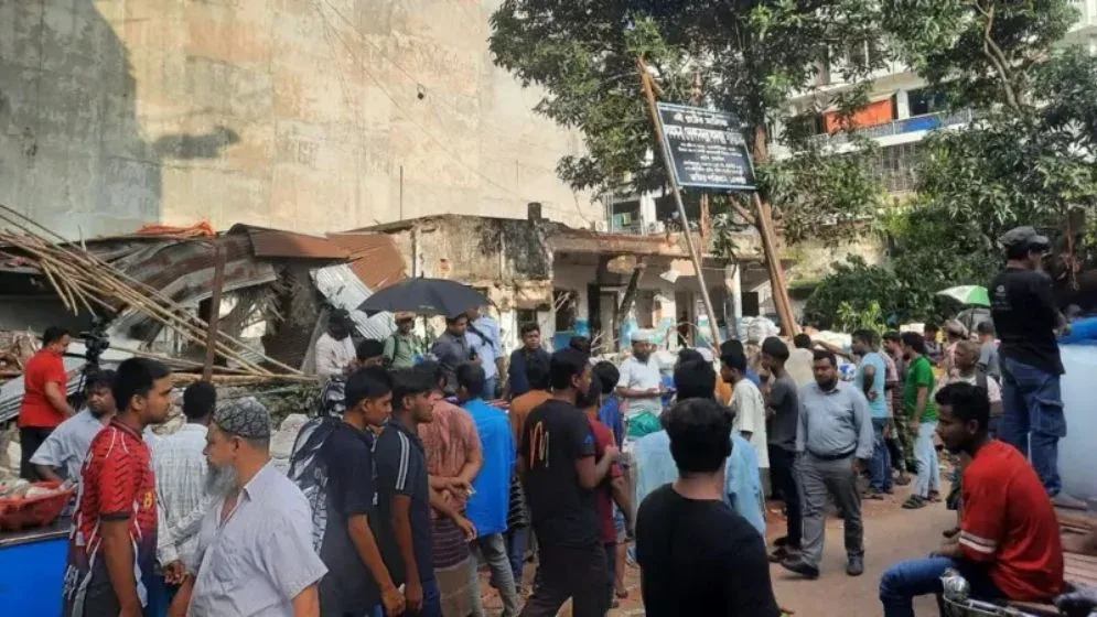 রাড্ডা: ধ্বংসস্তূপে স্বাস্থ্যকেন্দ্র