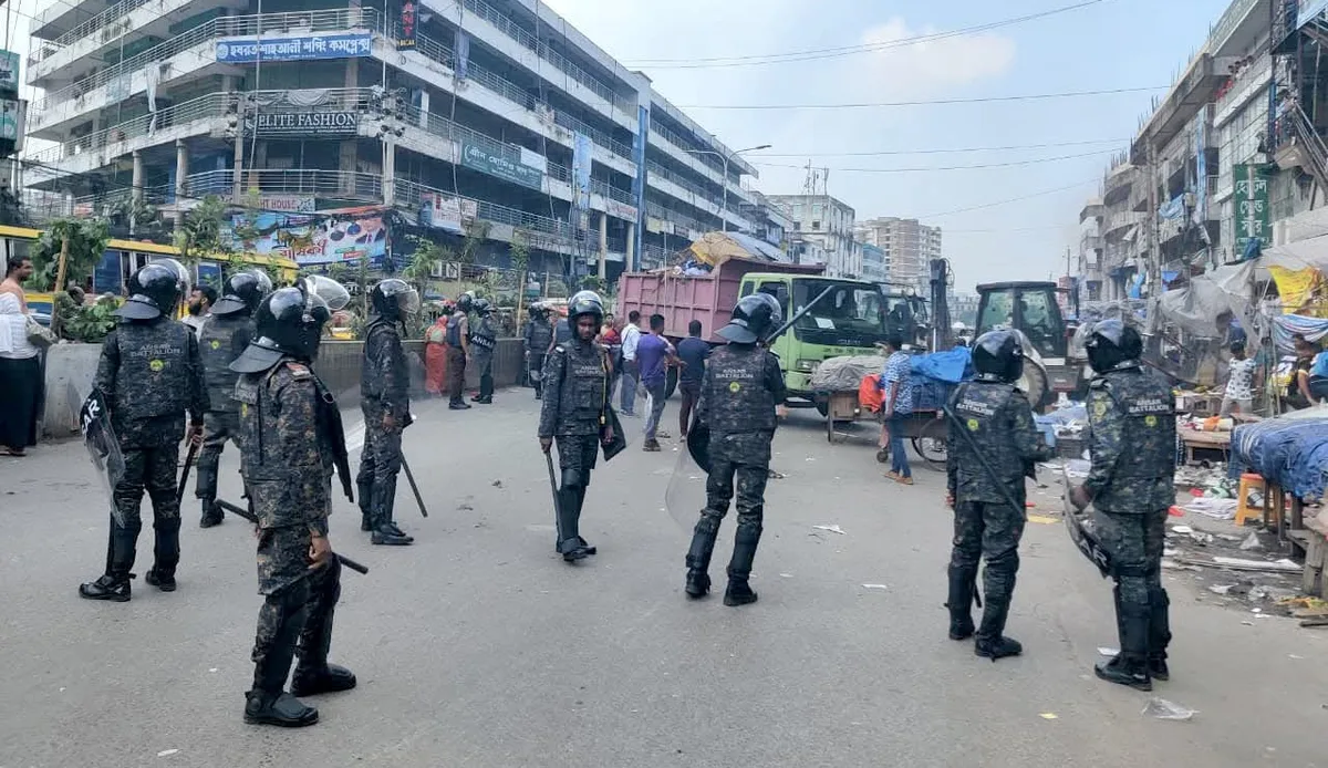 ইস্যু পাল্টে ঘণ্টায়
